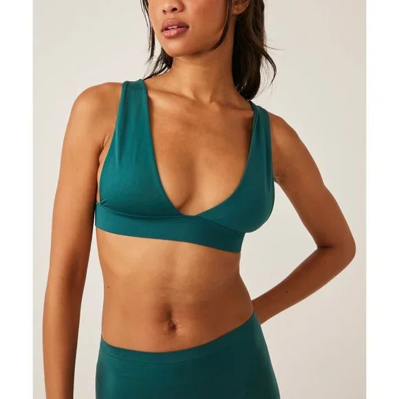 🎉LAST CHANCE🎉 FREE PEOPLE No Show Plunge Bralette / Evergreen - Picture 2 of 8